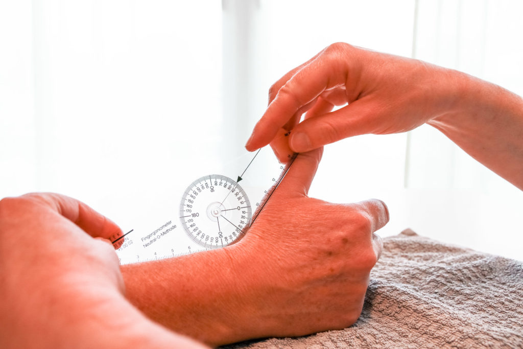 Hand Ergotherapie Winkel messen